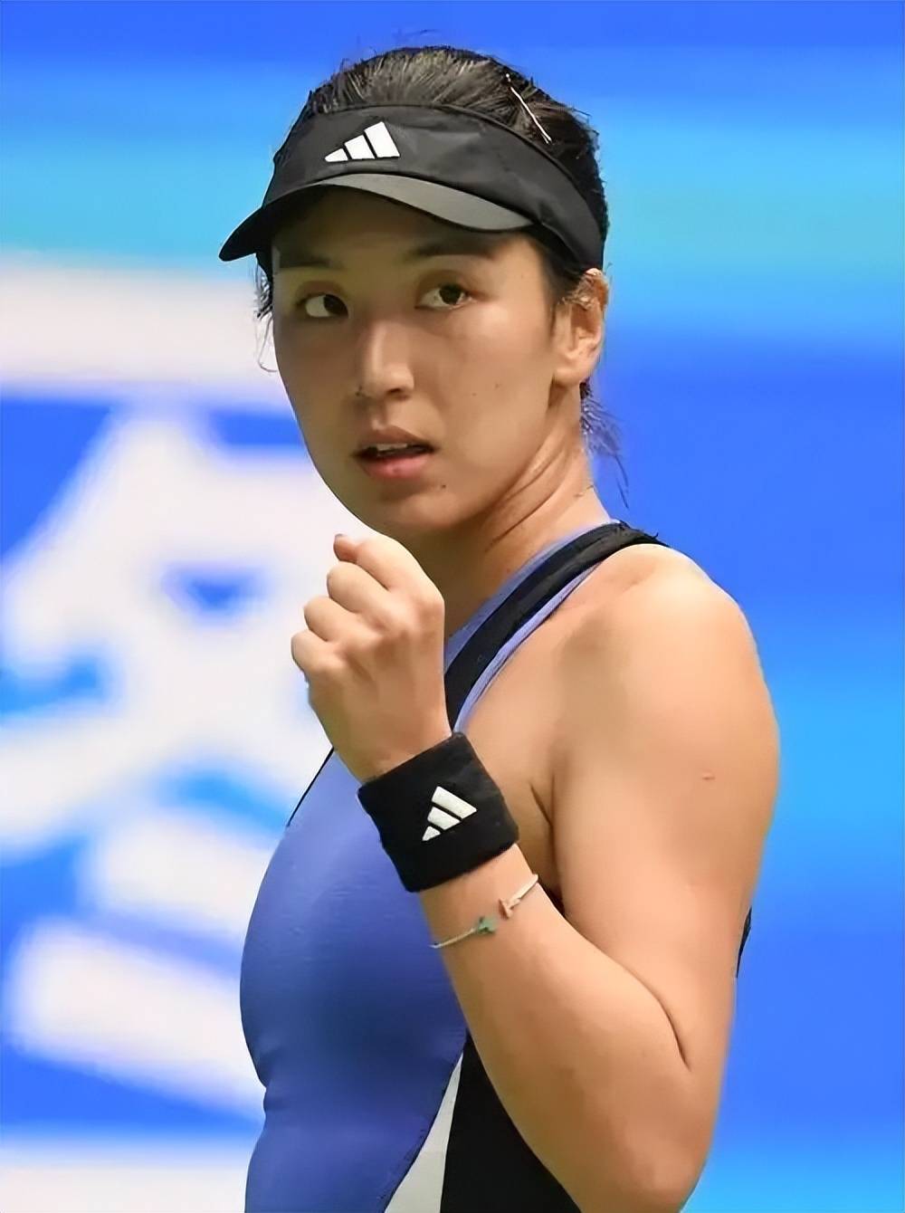 让她对自己 让她对自己