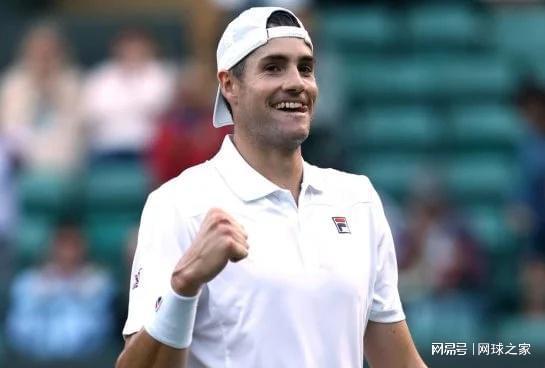 他在多个大 他在多个大