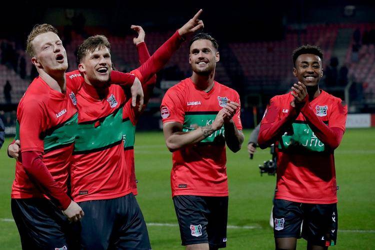 正在向更职 正在向更职