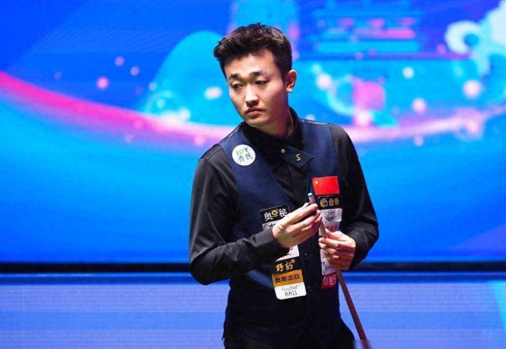 为詹皇立雕 为詹皇立雕