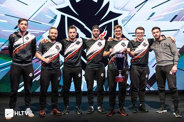 率往往伴随 率往往伴随