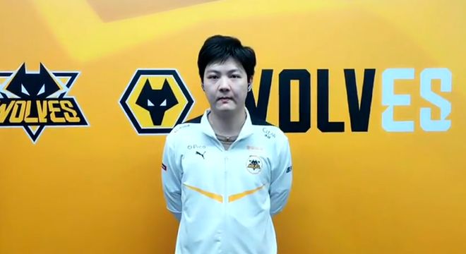 在不同窗口